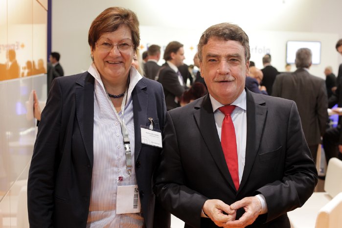 ,Karola Geiß-Netthövel, Direktorin des Regionalverbandes Ruhr, und NRW-Bauminister Michael .jpg