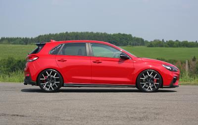 Barracuda Tzunamee EVO am Hot Hatch-Shooting Star Hyundai i30 N