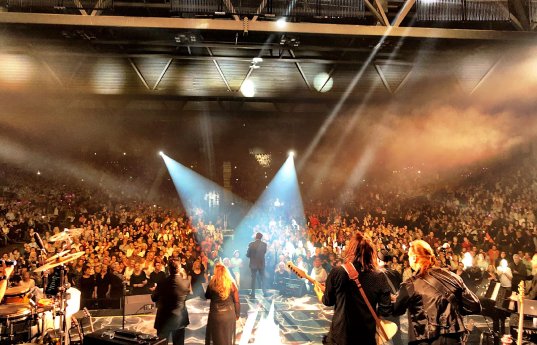 Roland-Kaiser_Die-grosse-Arena-Tournee_Live2018-2019_Auftakt-Riesa_Foto_Gabor-Antal.jpg