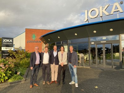 v.l.n.r.: Thomas Peter (kaufmännischer Geschäftsführer), Frank ter Beke (Gesamt-leitung der Jordan-Gruppe in den Niederlanden), Jörg L. Jordan (geschäftsführender Gesellschafter), Miranda Viehoff (HRM, Administration und Marketing), Dennis Viehoff (Geschäftsführer Standort Heerhugowaard)