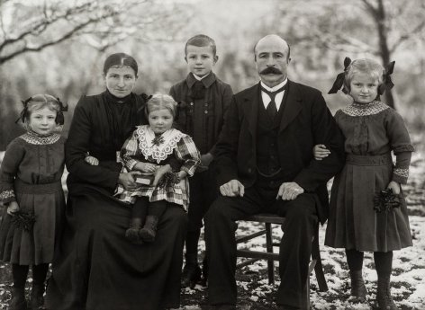 Sander_Westerwälder Familie, um 1912.jpg