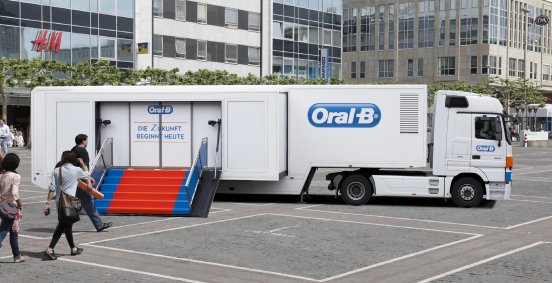 Oral-B TriZone Tour – der Oral-B Truck macht Station in den Innenstaedten.jpg
