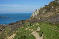 Cotentin ist definitiv ein Insidertipp: mit wilden Kaps, Wow-Stränden, wunderschönen Granitdörfern und weiten Küstenwegen