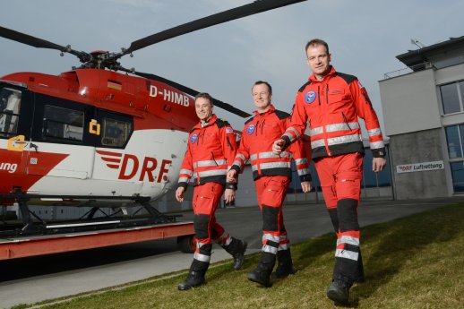 Die leitende Besatzung der Freiburger Station der DRF Luftrettung_Quelle DRF Luftrettung.jpg