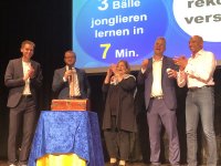 v.l.n.r.: Frank Busemann (Olympia Silber 1996) , Johannes Eichenlsdörfer (Notar), Bettina Stark (Präsidentin der GSA GermanSpeakers Association), Stephan Ehlers (Experte für Gehirn-Wissen und Jonglieren), Edgar Itt (Olympia-Bronze 1988 in Seoul)