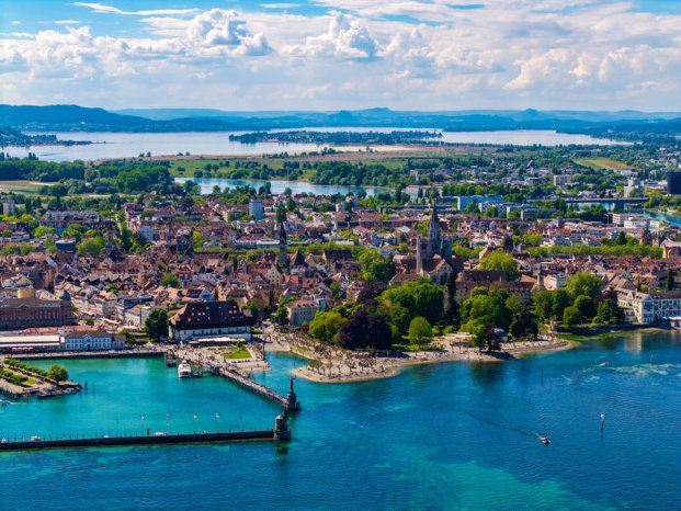 Konstanz-Hafen-Untersee-Luftaufnahme-03_Copyright_MTK-Achim-Mende-700x525.jpg
