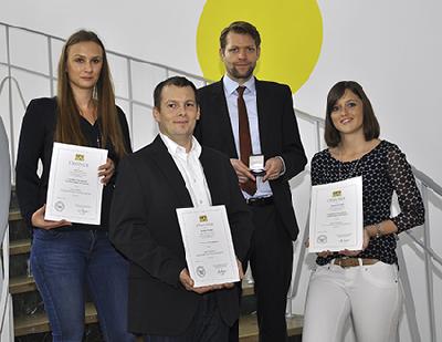 Erfolgreiche Weiterbildung bei der uniVersa (v.l.): Nina Rodler, Christian Walther, Thorsten Heiselbetz und Susanne Seybold, Foto: uniVersa