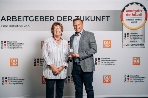 2022_Deutsches Institut für Nachhaltigkeit und Digitalisierung_Johannes Böck und Brigitte Z.jpg