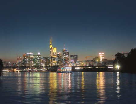 Frankfurt Skyline be_ © Primus-Linie.jpg