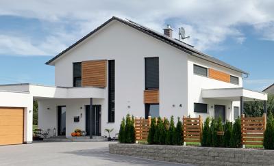 Beim WeberHaus Traumhauspreis wurden rund 170 Häuser eingereicht. Nun stehen die fünf Gewinner fest. Familie Meinert kann sich über den Hauptgewinn, einen Weber Gasgrill, freuen