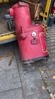 Duisburger Schrotthändler entsorgen Autos, Motorräder und Wohnwagen.jpg