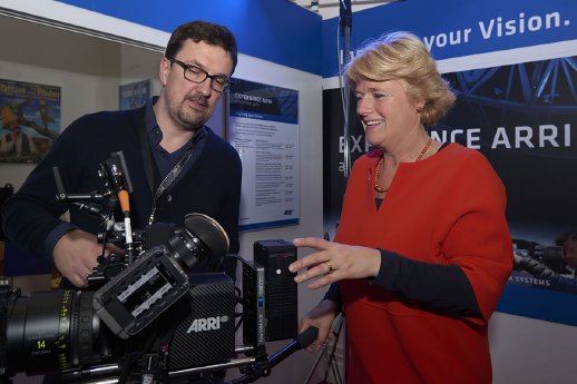 160219_ARRI Product Manager_Michael Jonas and Prof. Monika Gruetters_Minister for Culture a.jpg