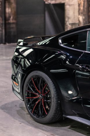 Barracuda_Project3_Ford-Mustang_7.jpg