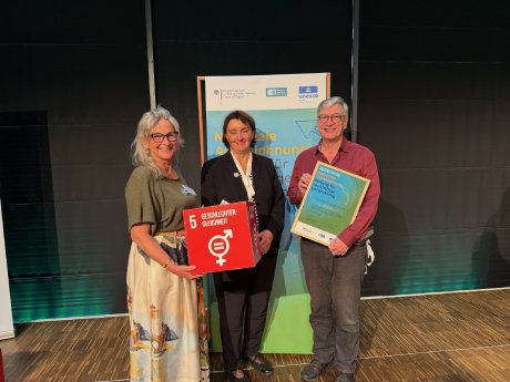 2025_UNESCO Auszeichnung Omas for Future.jpg.jpeg