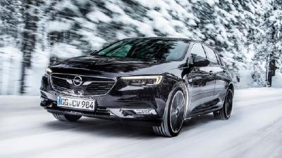 Sicheres Opel-Flaggschiff: Der Opel Insignia fährt auf Wunsch mit dem im Segment einzigartigen Allradantrieb mit Torque Vectoring vor – damit bleibt das Auto auch auf Schnee sicher in der Spur