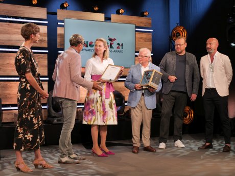 Preisverleihung kuckuck 21_Preisübergabe.jpg