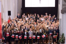 140 Absolvent*innen der TH Lübeck feierten ihren Abschluss mit ihren Familien und Freunden vor Ort in der Petri Kirche,  Copyright TH Lübeck: TH-Lübeck-Gruppenbild