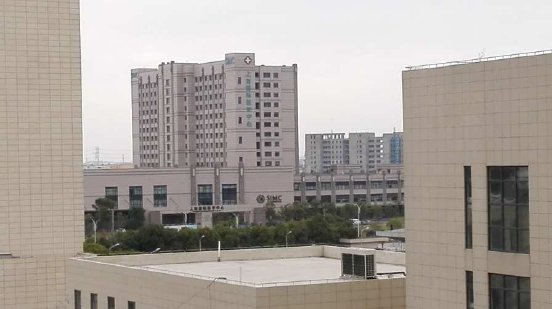 Klinikgebäude.jpg