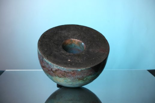 A.Koshnavaz_Halbkugel mit hohlem Kern.jpg