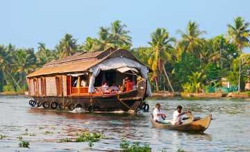 Mit_dem_Hausboot_durch_Keralas_Backwaters_Indien_Homepage.jpg