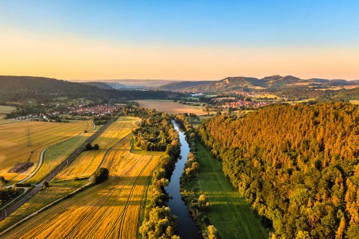 Panoramablick_auf_das_Saaletal_(c)_Thüringer Tourismusverband Saale-Holzland_Daniel Suppe.jpg