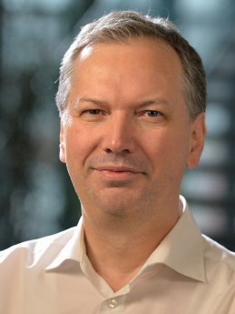 Prof Dr. Hartmut Göbel Schmerzklinik Kiel_09_ (002).jpg