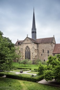 27_kloster-maulbronn_aussen_ephoratsgarten_foto-ssg-bayerl_ssg-pressebild.jpg