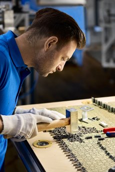 11_1 Stanzwerkzeug bauen – echte Handarbeit.jpg