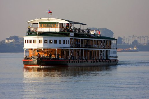Bengal Pandaw Flussschiff.bmp