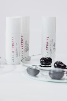 CB_Luxury Try-Me-Kit_7G8A9514_V.jpg