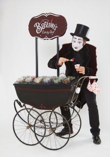 Pantomime Bastian mit Candy Bar