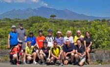 Radgruppe vor dem Ätna, Sizilien