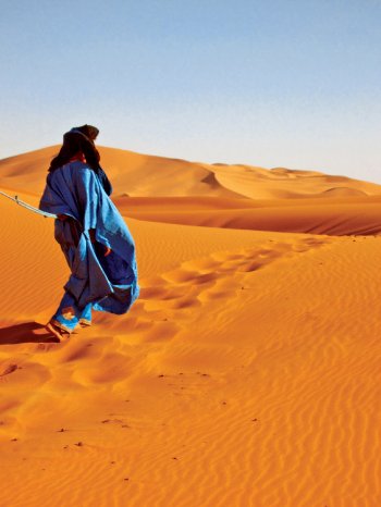 Marokko - Berber in der Sahara.jpg