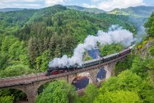 Dampflok auf dem Tennetschlucht-Viadukt der Murgtalbahn / Bild: © Daniel Saarbourg