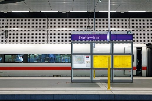Bahnhof_Berlin.jpg
