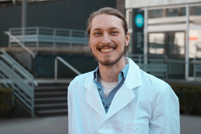 PM-HSOS-2025-04-08-Antiseptischer Zahnersatz-3.jpg