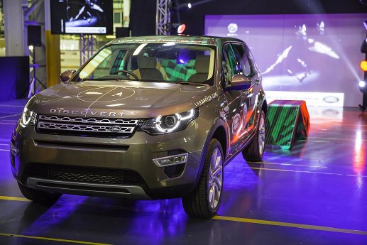 Land_Rover_Discovery_Sport.jpg