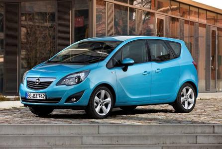 Fahrzeuge der Marke Opel sind besonders wertbeständig: Der Meriva Selection 1.3 CDTI ecoFLEX wird als vier Jahre alter Gebrauchtwagen noch auf 53,5 Prozent seines Neupreises geschätzt und ist damit in der Klasse der Minivans das Modell mit dem prozentual geringsten Wertverlust