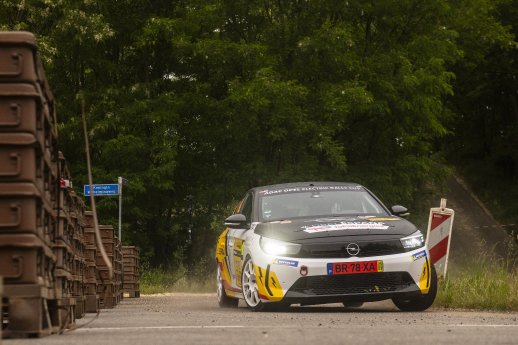 OpelMokkaGSERallyEinneuerStarimelektrischenRallyesport (13).JPG