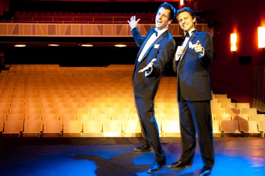 Jochen Frank Schmidt (Links) und Alexander Dieterle in ihrem Gloria-Theater.jpg