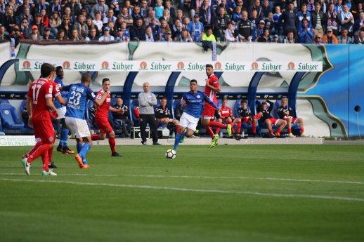 Lübzer bleibt bis 2021 offizieller Premium-Partner des F.C. Hansa Rostock.JPG