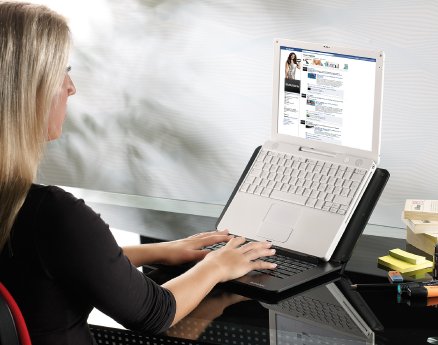 PX-3660_3_Xystec_Notebook-Cooler-Pad_mit_Tastatur[1].jpg