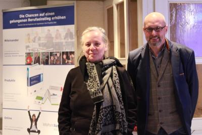 Über die Lebens- und Kommunikationsweisen der jungen Menschen sprachen Katja Stephan und Peter Holnick auf einer Veranstaltung der Vogelsberg Consult GmbH. Fotos: Gaby Richter