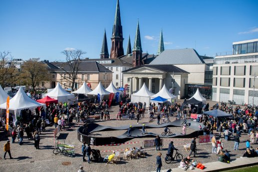 250406_Oldenburg_Hallo Fahrrad_Schlossplatz mit Pumptrack_09_HCD_2500px.jpg