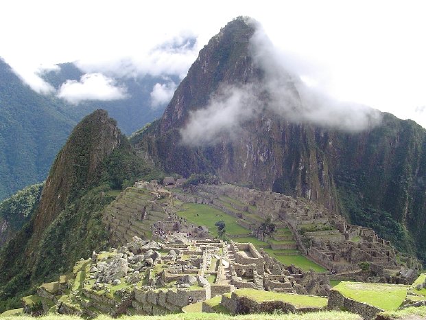 Machu_Picchu.jpg