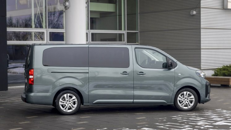 Groraum-VanmitPowerOpelZafiramitneuentwickeltem22-Liter-Diesel (2).jpg