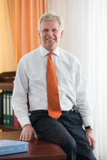 Dr. Finckenstein