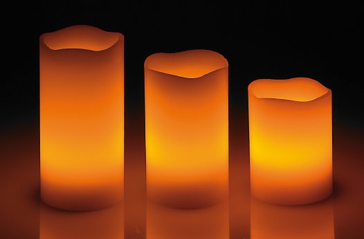 NC-9015_3_Britesta_LED-Echtwachs-Kerzen_mit_Timer_und_Fernbedienung_3er-Set.jpg