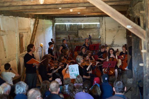 144-2018 Auftritt Kammerorchester Esslingen im Freilichtmuseum am 2015-05-17.jpg