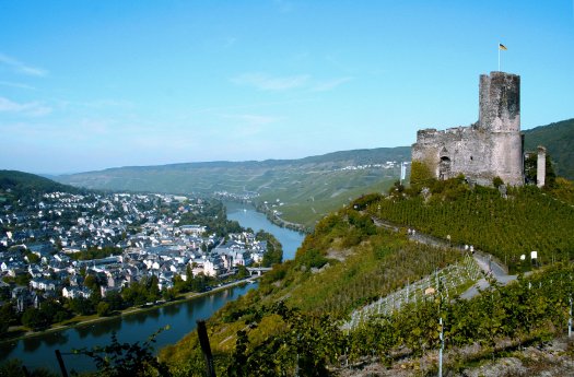 Burg_Landshut_Panorama_Copyright_Ferienland_Bernkastel_Kues.JPG